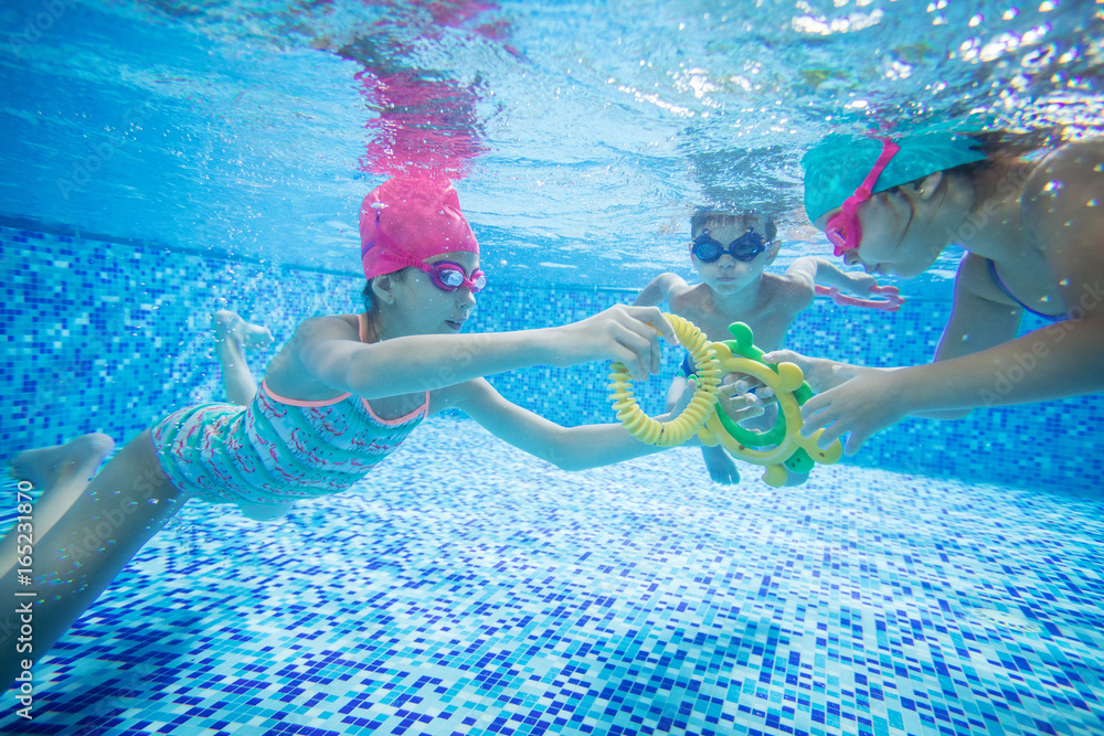Summer Fun Creative Pool Gmaes for the Whole Family