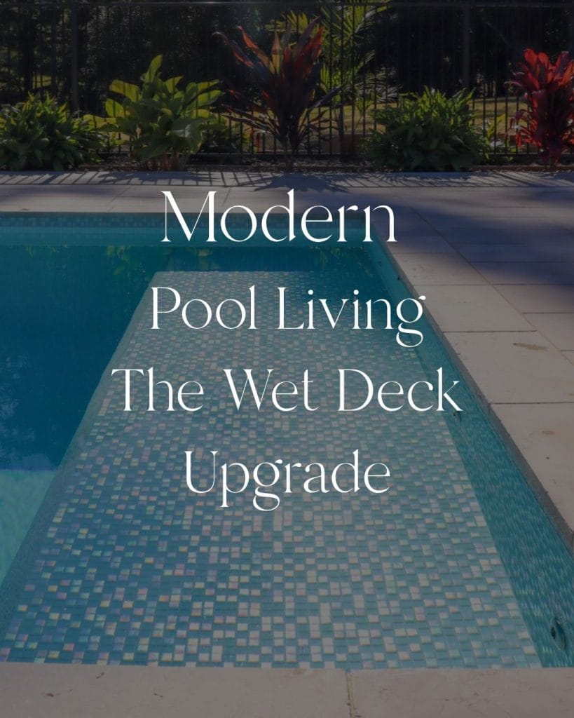 Modern wet deck pool with sun lounge in Sydney backyard