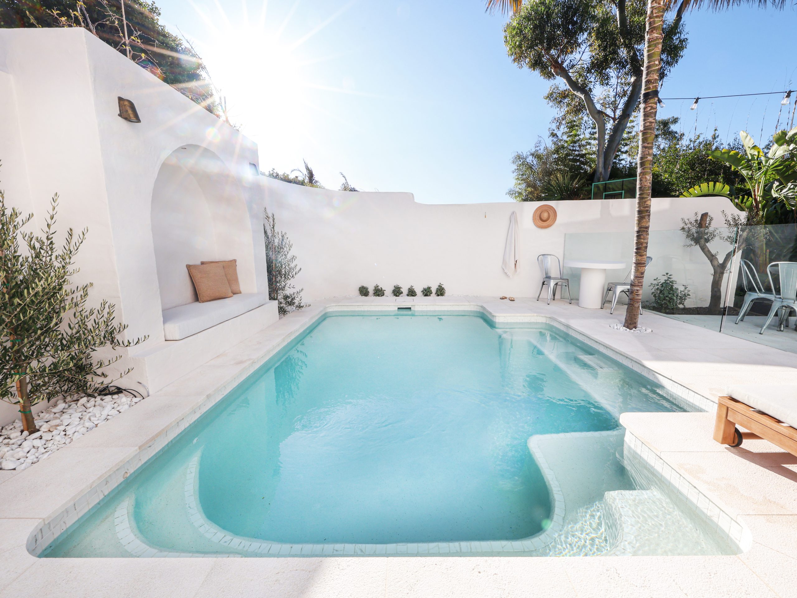 Luxury backyard pool by Blue Haven Pools