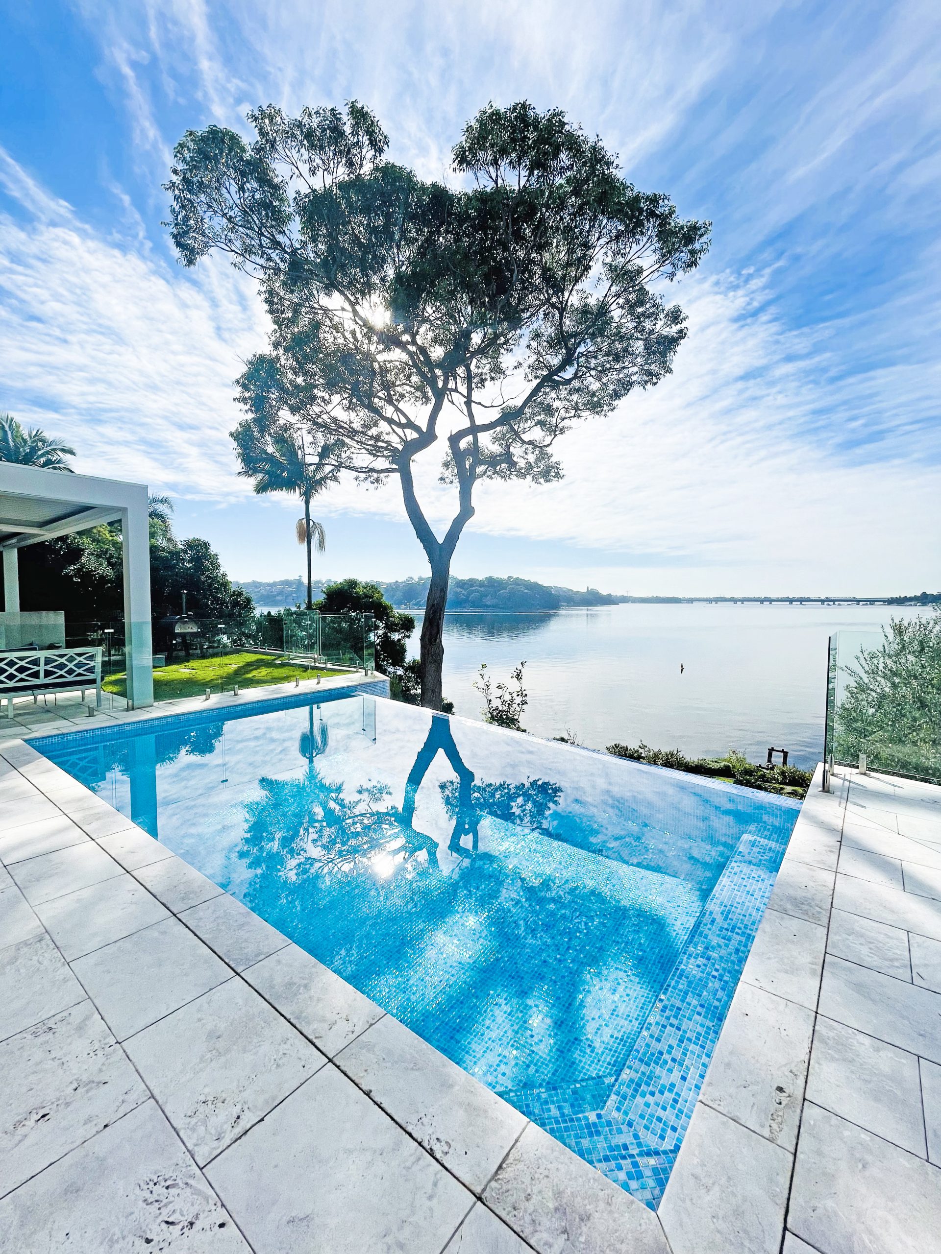 Luxury infinity edge concrete pool in Kangaroo Point