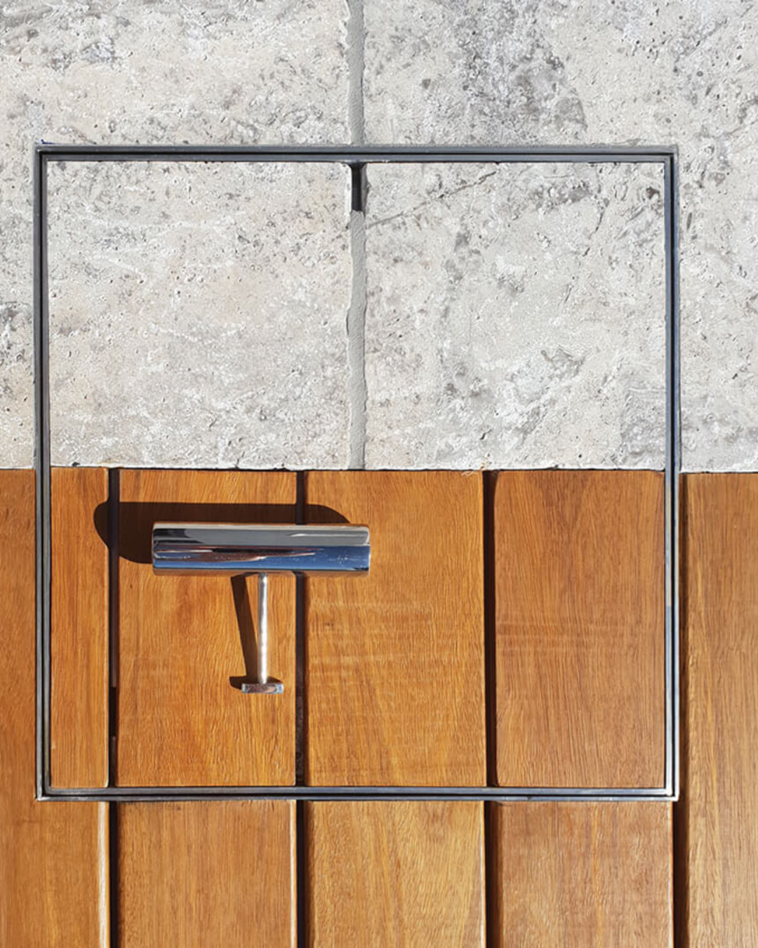 Pool skimmer lid tile cover designed to integrate with the surrounding pool finish